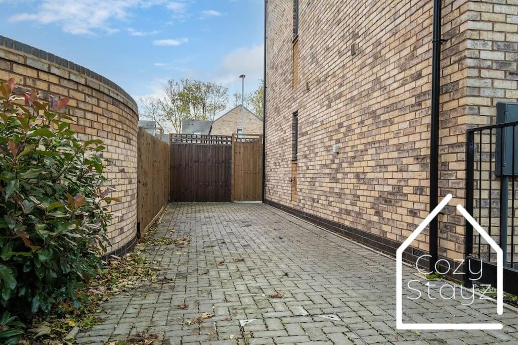 Newly Stunning City Centre Home By Cozy Stayz バーミンガム エクステリア 写真